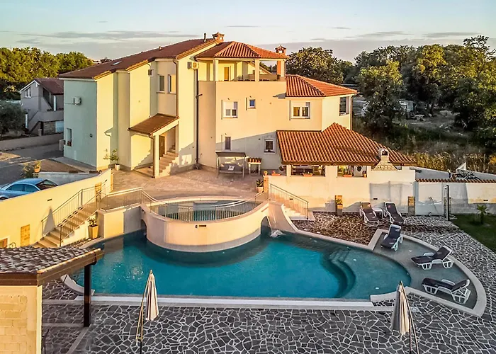 1 Bedroom Gorgeous In Apartman Póla