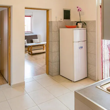 Appartement 1 Bedroom Gorgeous In Pula