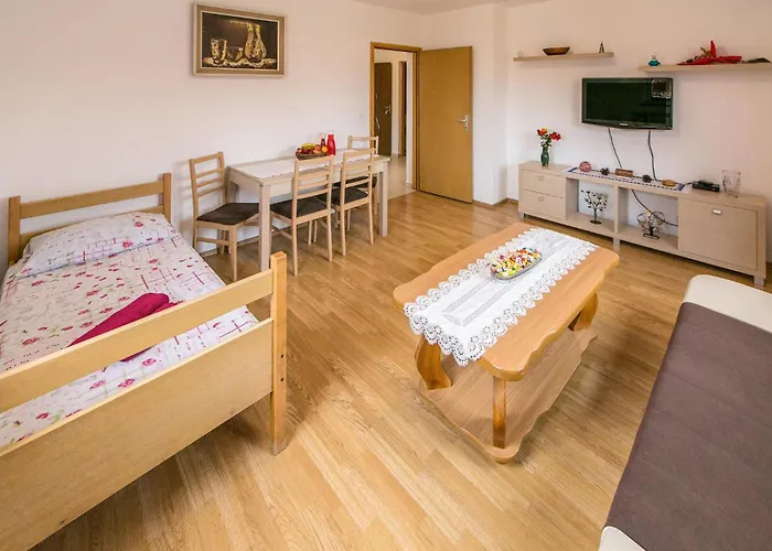 1 Bedroom Gorgeous Apartment In Pula